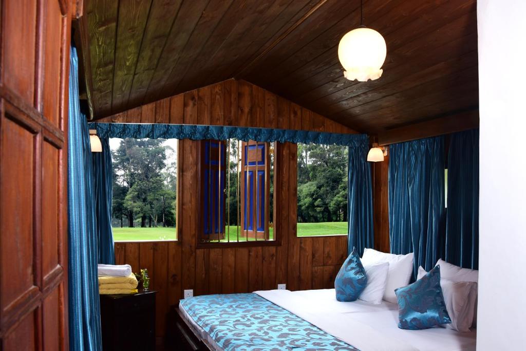 Deluxe Double Room with Golf Ground View