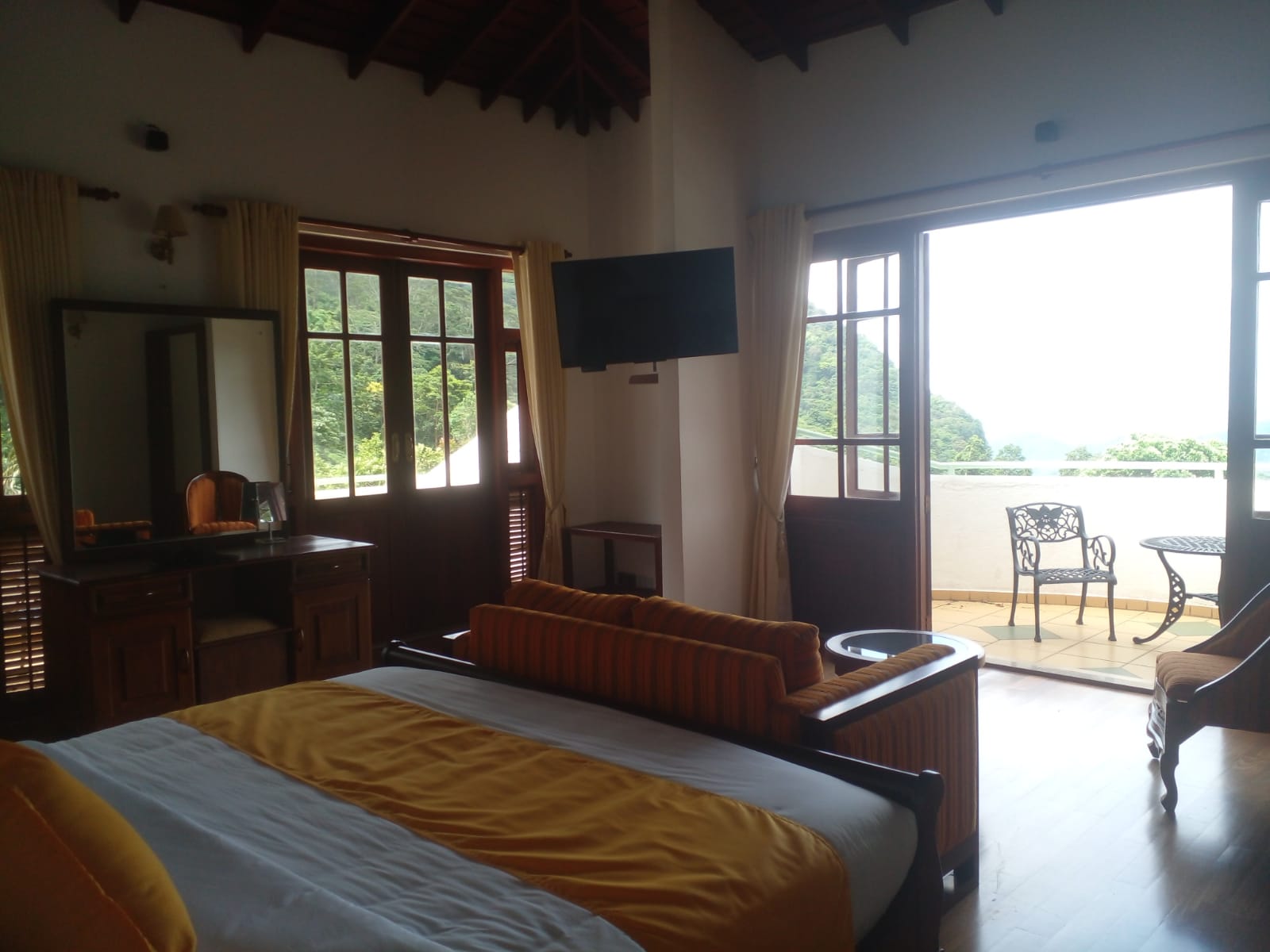 Jasmine -  Triple   Executive Family suite