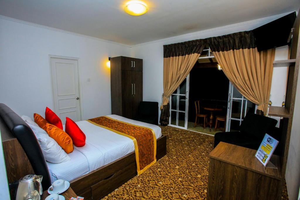 DELUXE DOUBLE ROOM