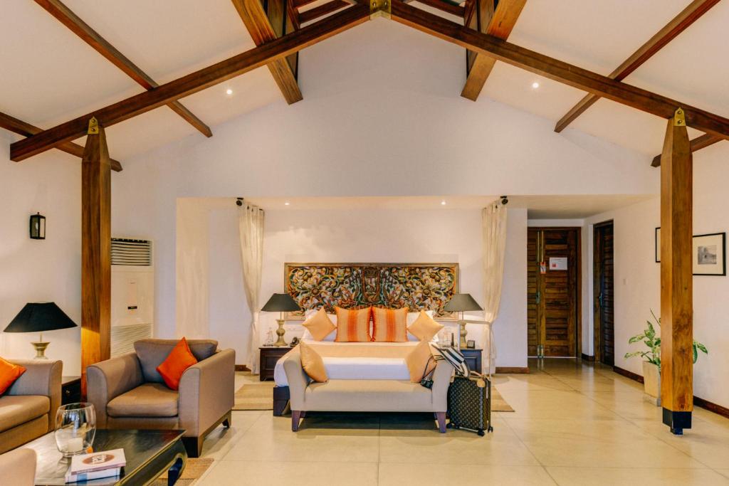 Suite with Garden View