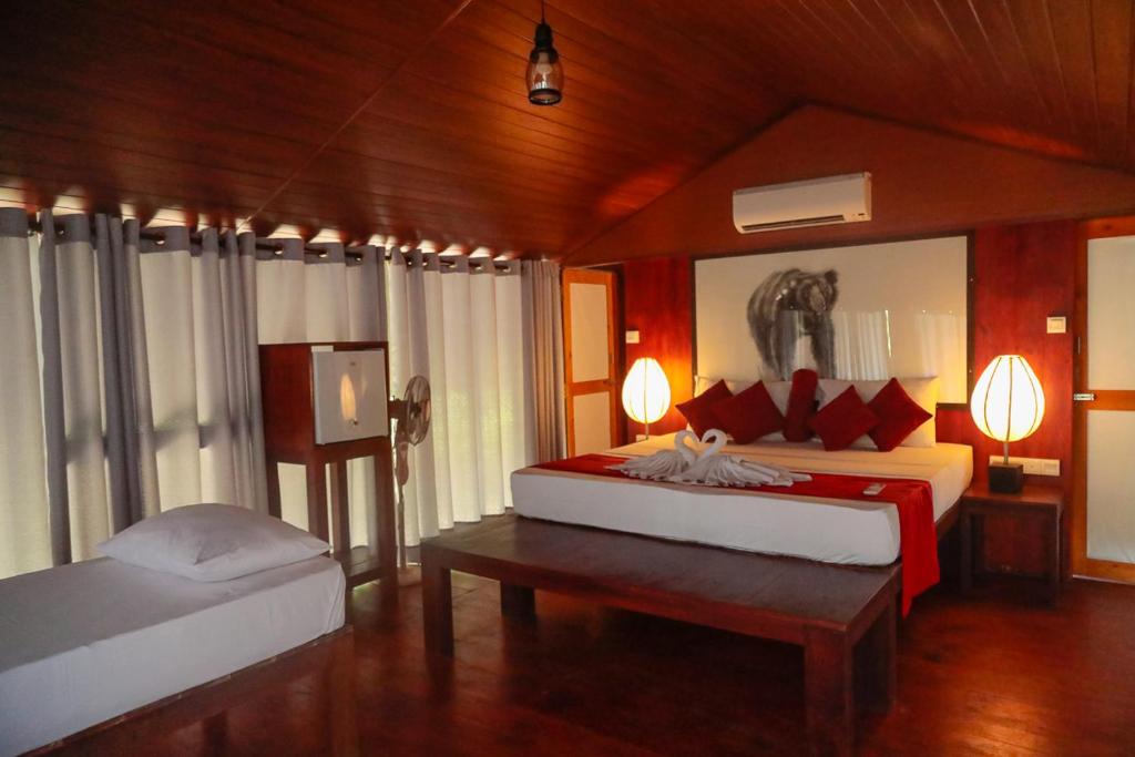 Deluxe Luxury Safari Camping Tents