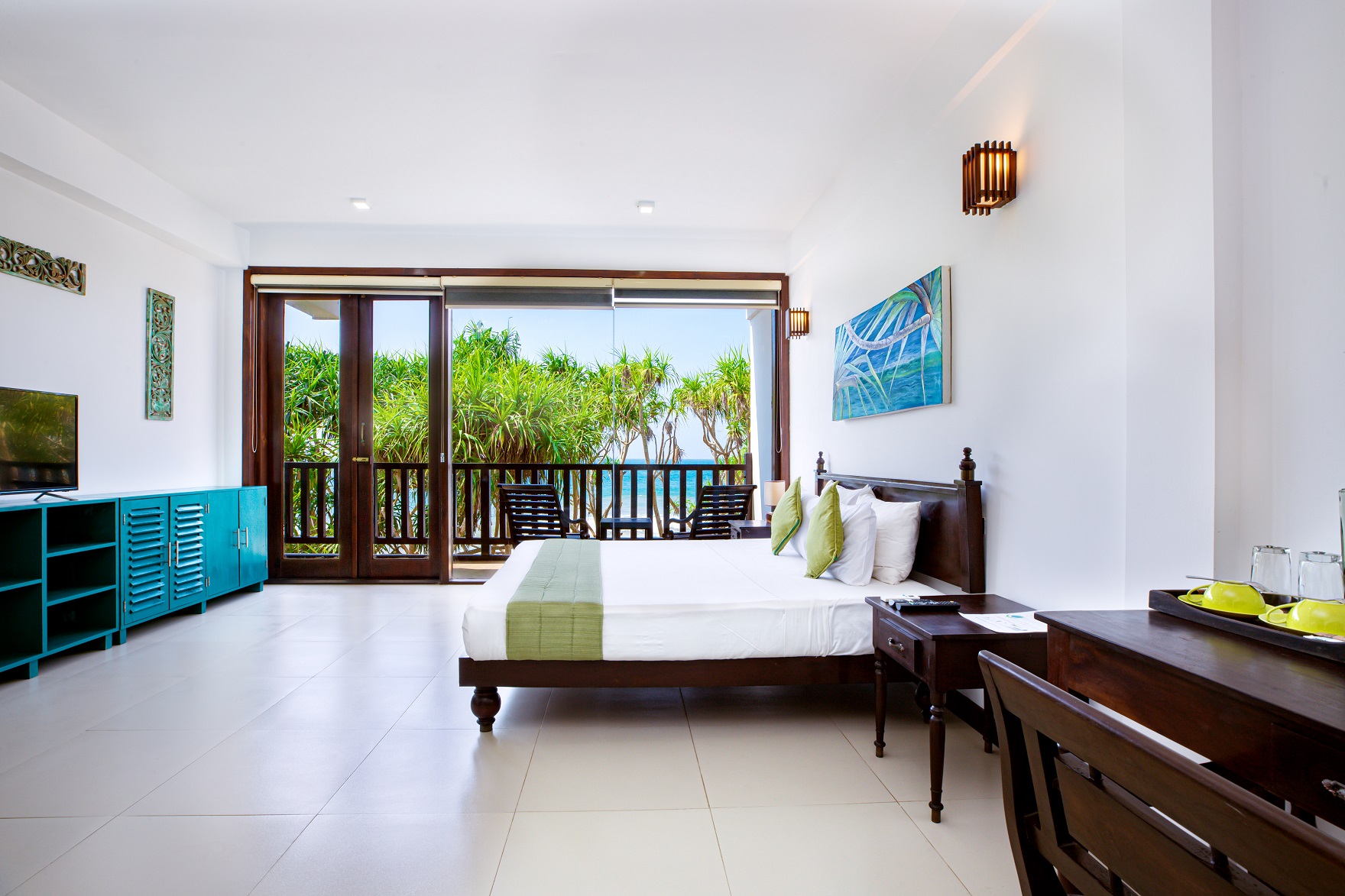 King Suite with Ocean View & Free Tour to Turtle Hatchery