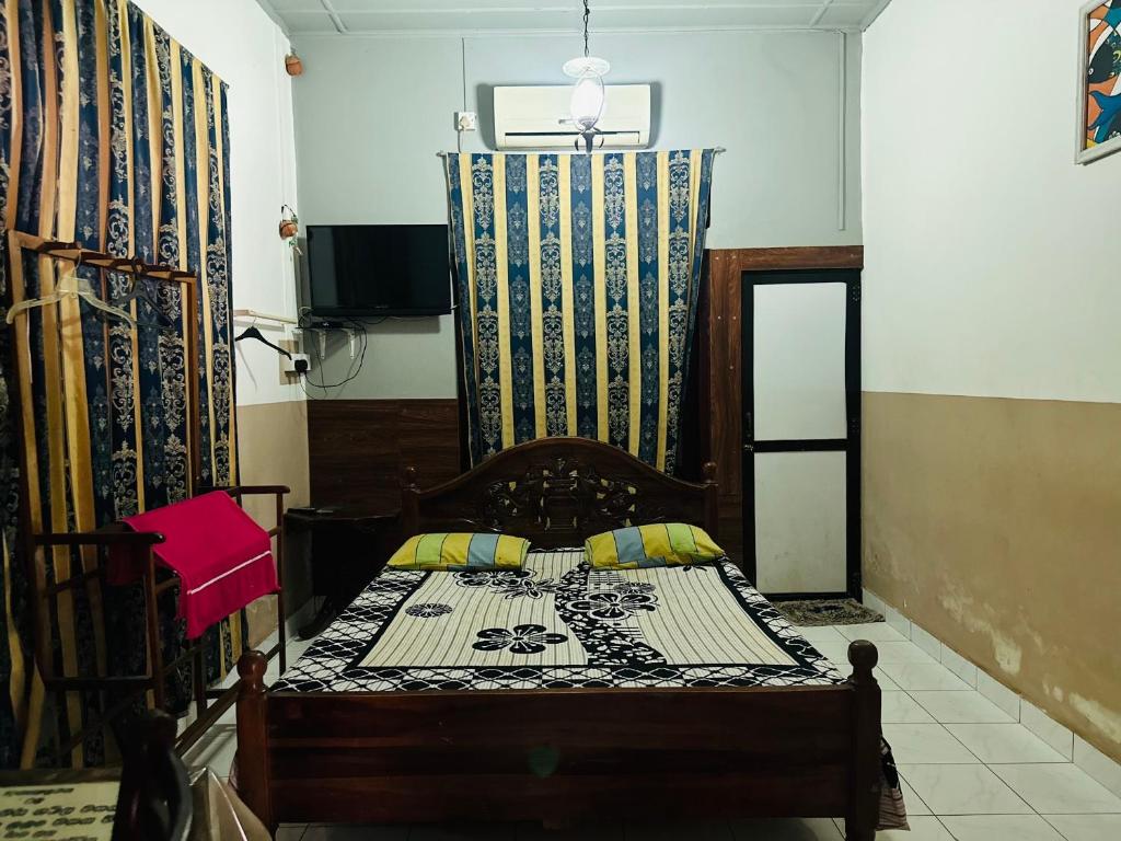 Standard Double Room (Non A/C)