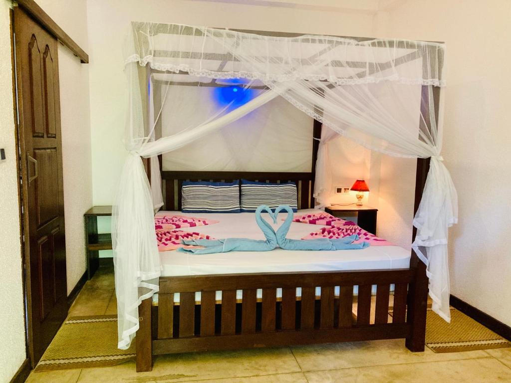 Deluxe Double or Twin Room with Mountain View