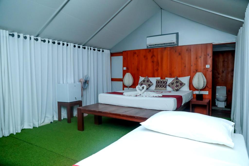 Super Deluxe Luxury Safari Camping Tents