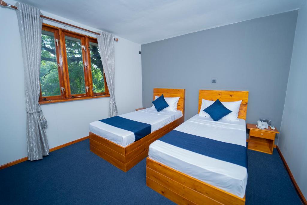 Deluxe Twin bedded Room