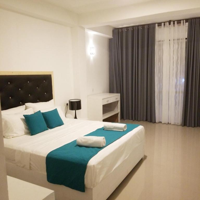 King Room With Balcony