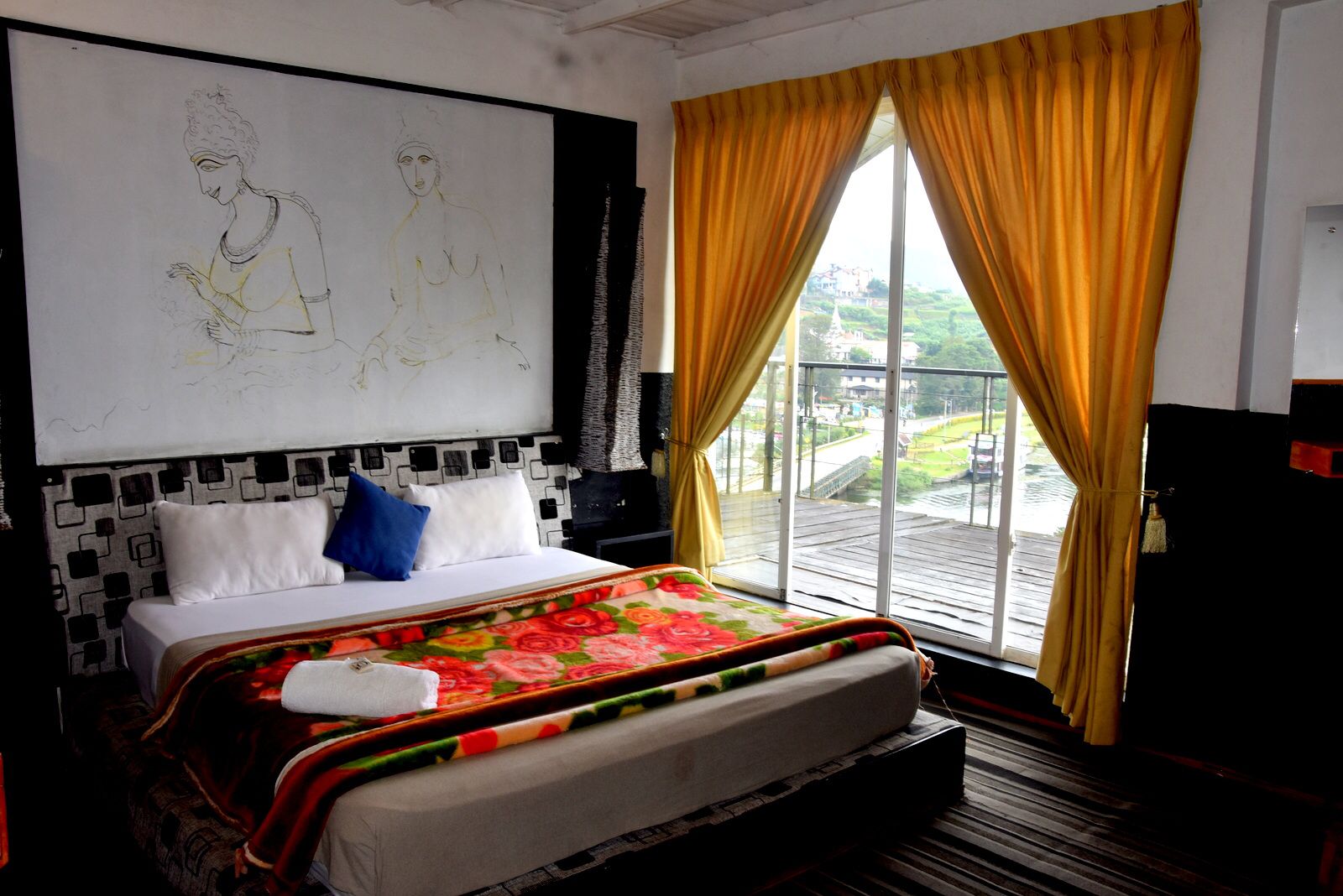 Double Room With Balcony & Lake View
