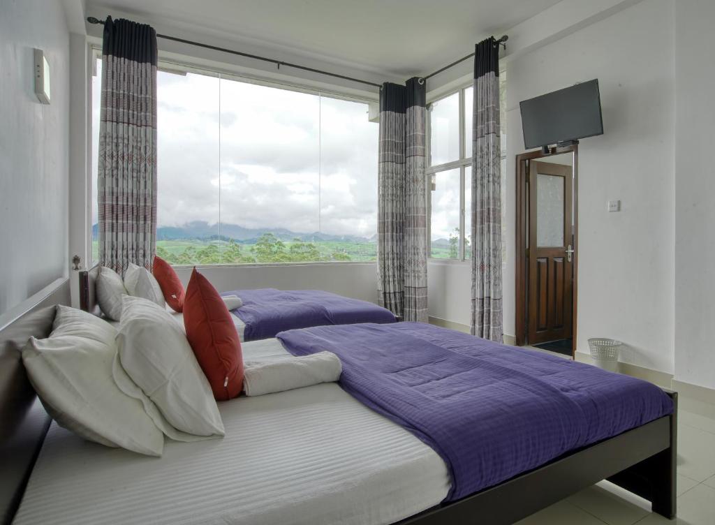 Family Room with Garden View