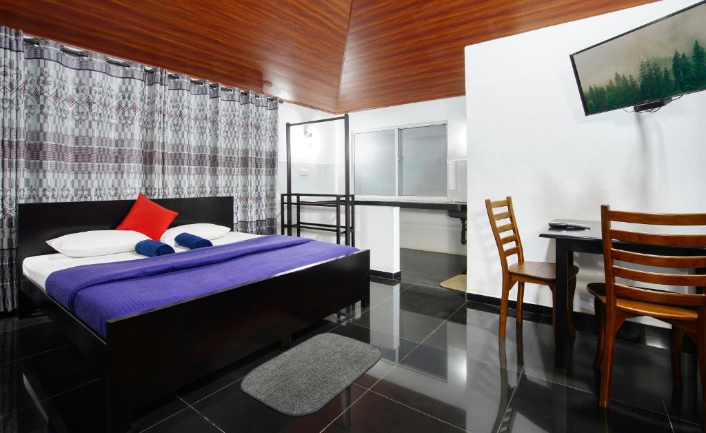 Deluxe Double Room with Balcony