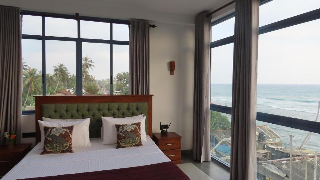 Deluxe Double Room with Balcony and Sea View