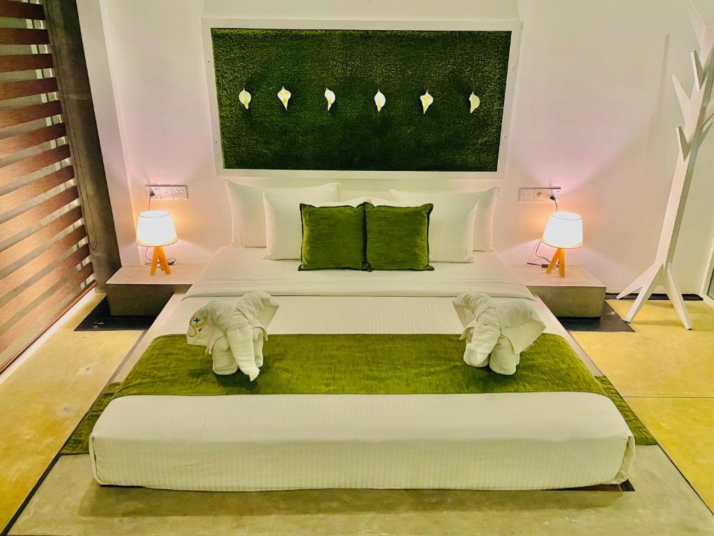 Deluxe Double or Twin Room